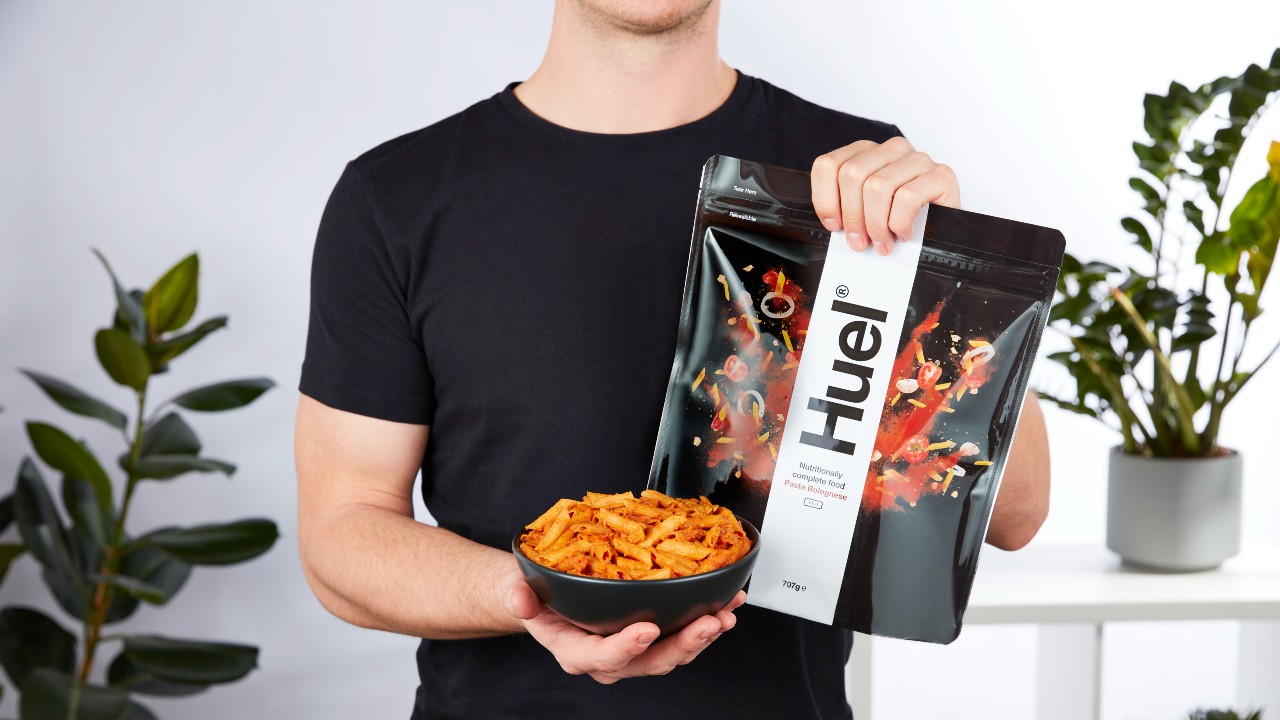 https://run247.com/wp-content/uploads/2022/09/Huel-Hot-Savoury-Pasta-Bolognese.jpg