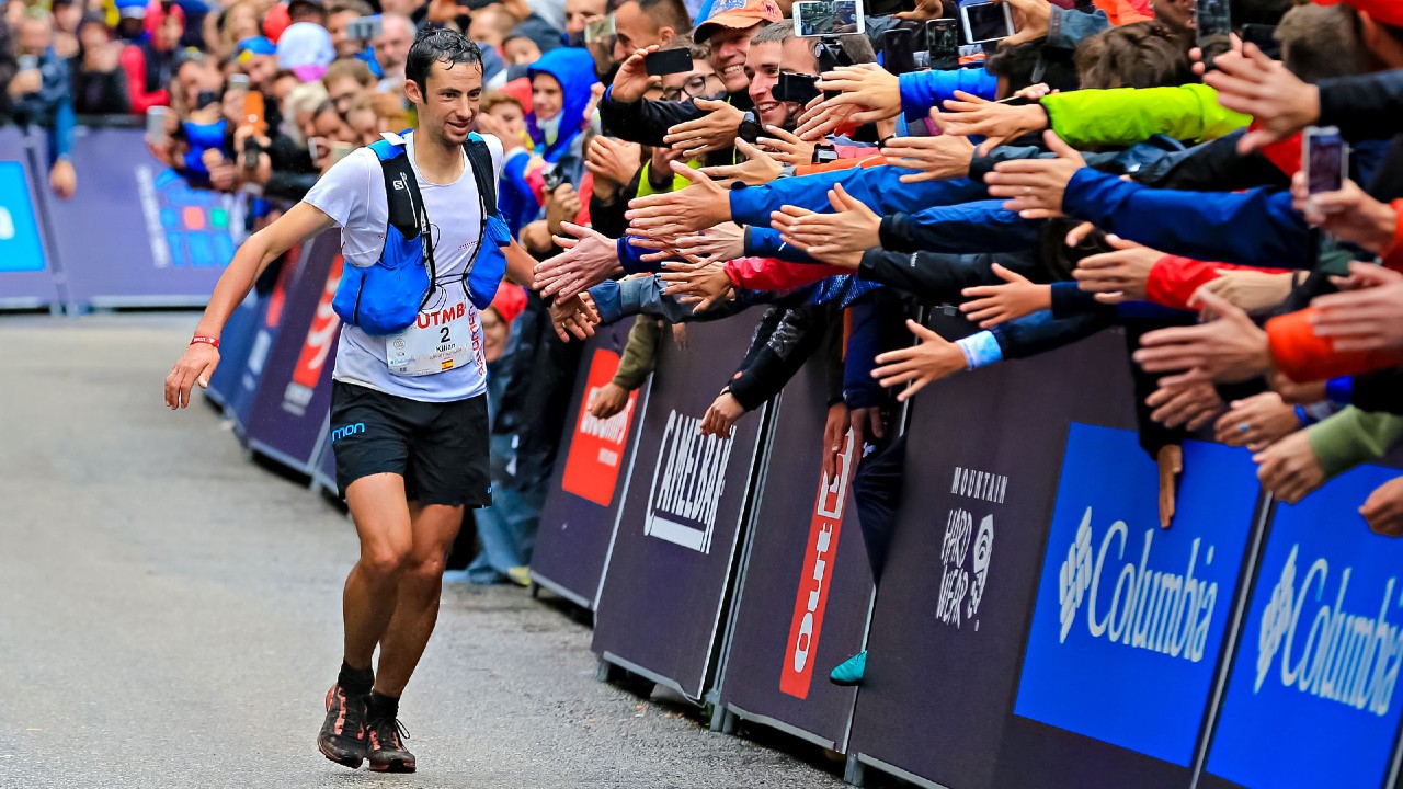 Kilian Jornet finishing the UTMB in 2017