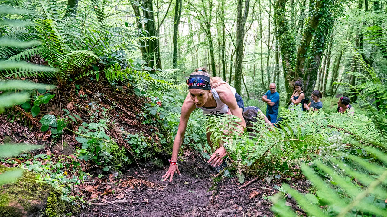 Zegama-Aizkorri Vertical KM athletes on course