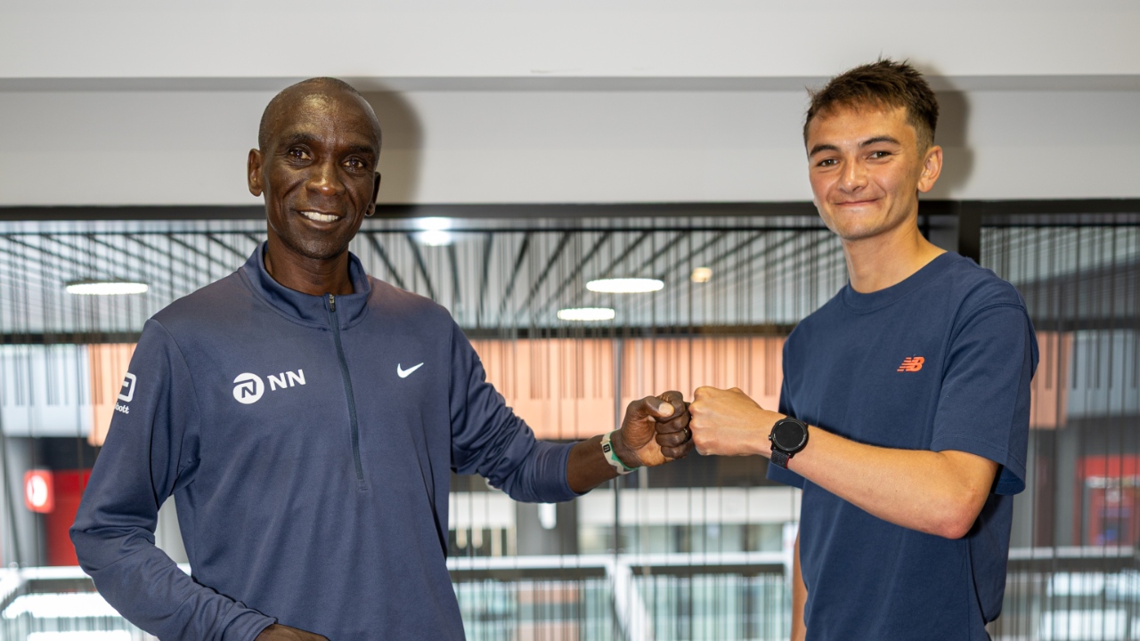 Alex Yee Eliud Kipchoge Coros meeting post London Marathon 2 photo credit COROS