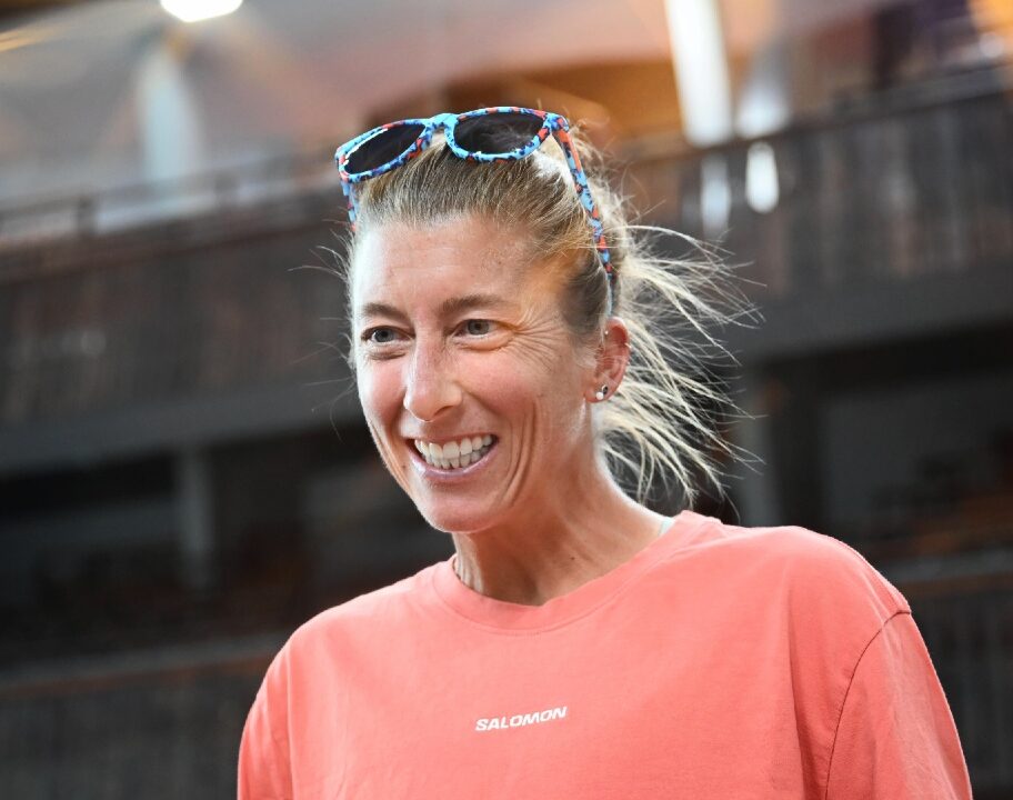 Courtney Dauwalter collects bib Lavaredo 2025 by UTMB