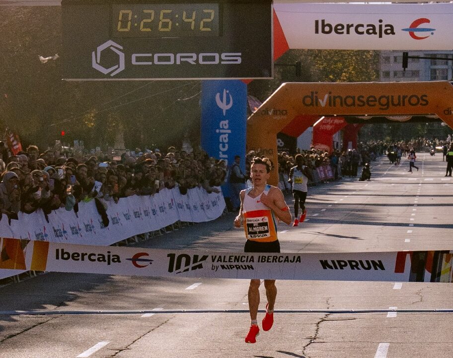 Andreas Almgren Valencia 10K 2026 finish line