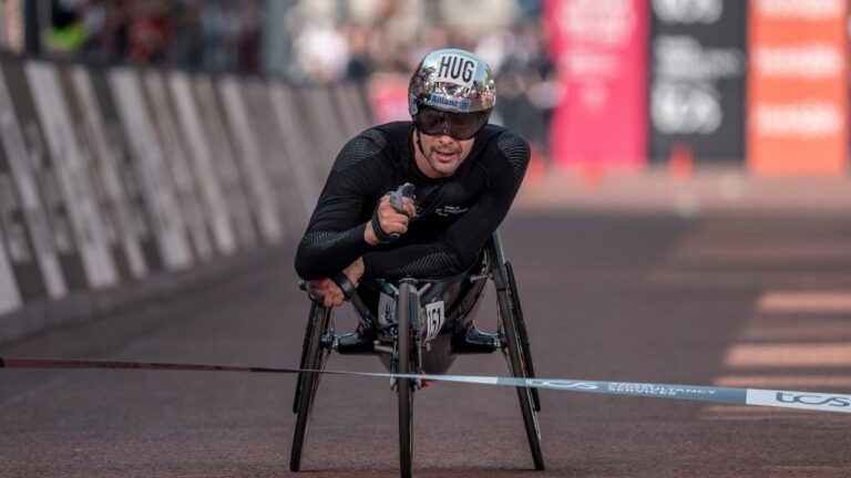 Marcel Hug wins TCS LOndon Marathon 2025