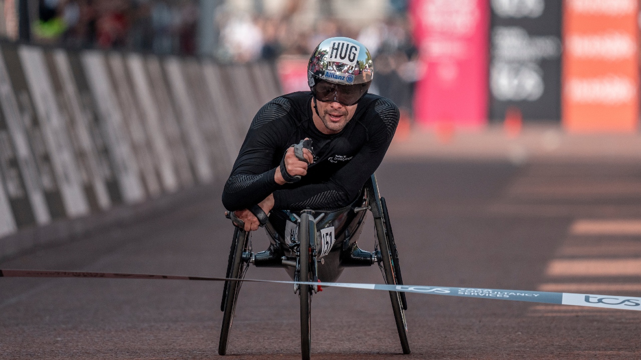 Marcel Hug wins TCS LOndon Marathon 2025