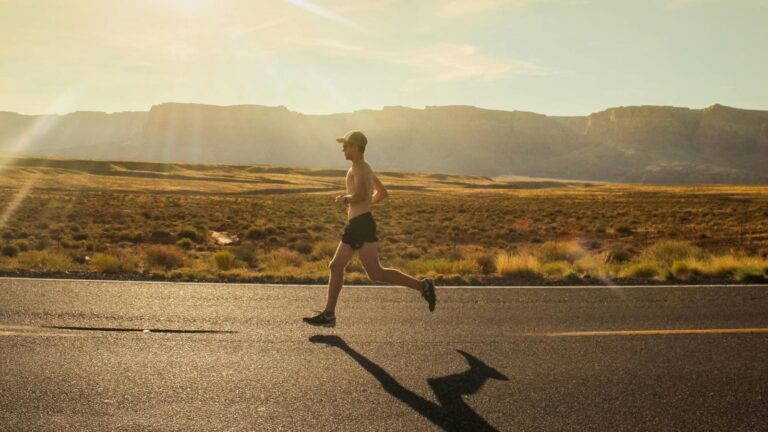 Runner tapering before race with light training session to optimize performance