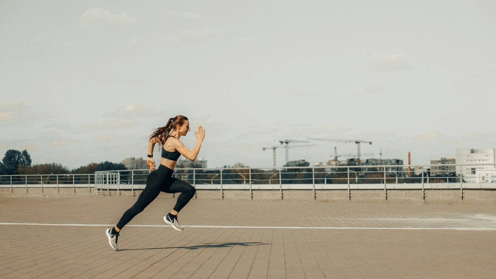 runner performing strength training exercises to improve stability and prevent running injuries
