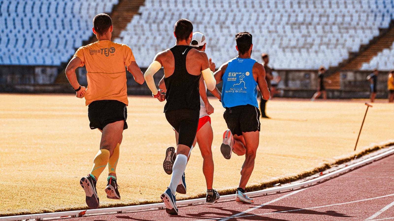 runner slowing down during second half of race due to positive split pacing strategy