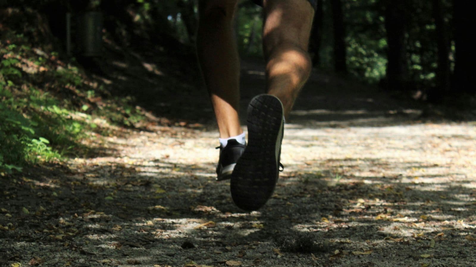 trail runner performing strength assessment to identify muscle imbalances and prevent injuries