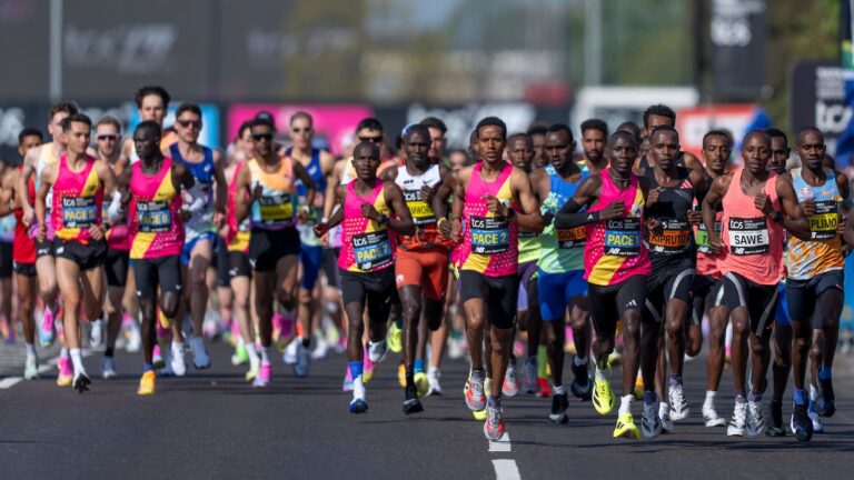 Yee (far left) and Sawe (far right) [Photo credit: TCS London Marathon]